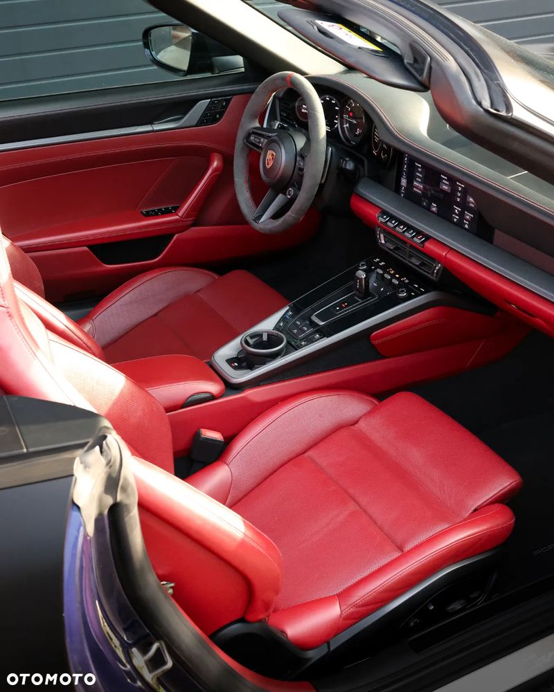 Porsche 911 Carrera 4 Cabrio - 30