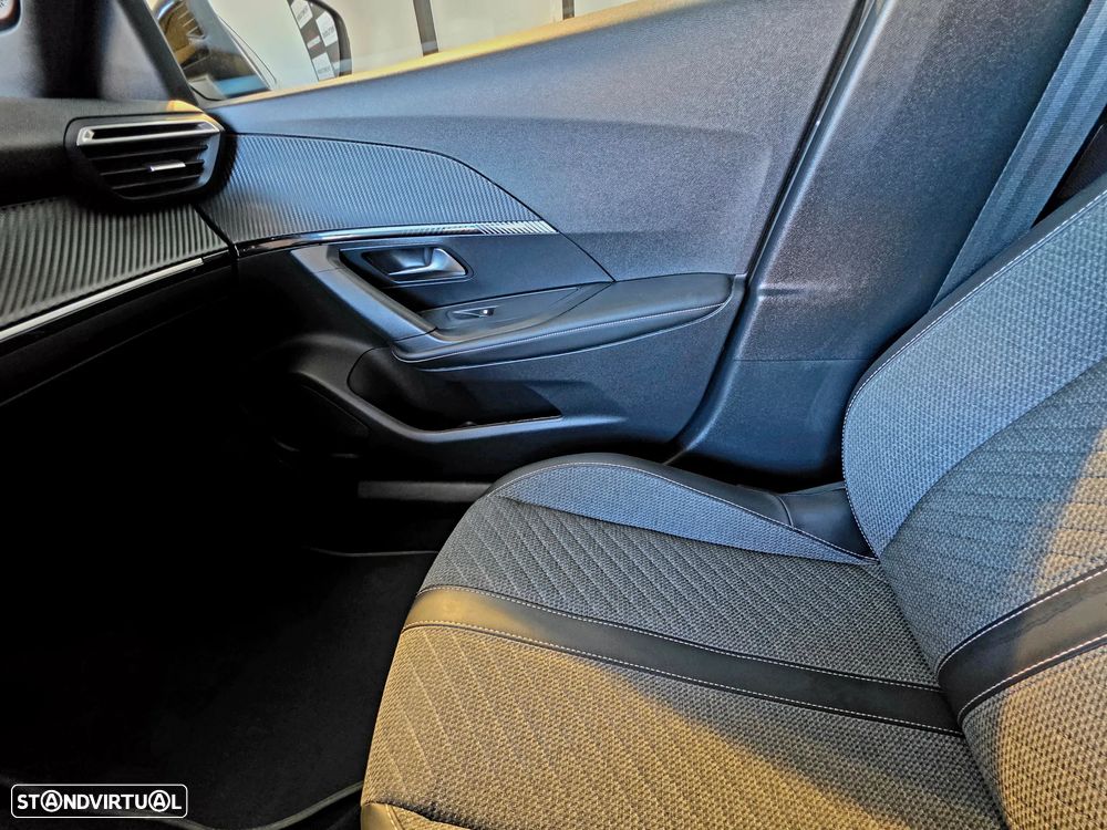 Peugeot 2008 1.2 PureTech Allure - 25
