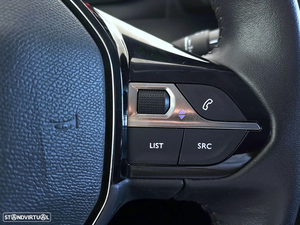 Peugeot 208 1.2 PureTech Active Pack - 20