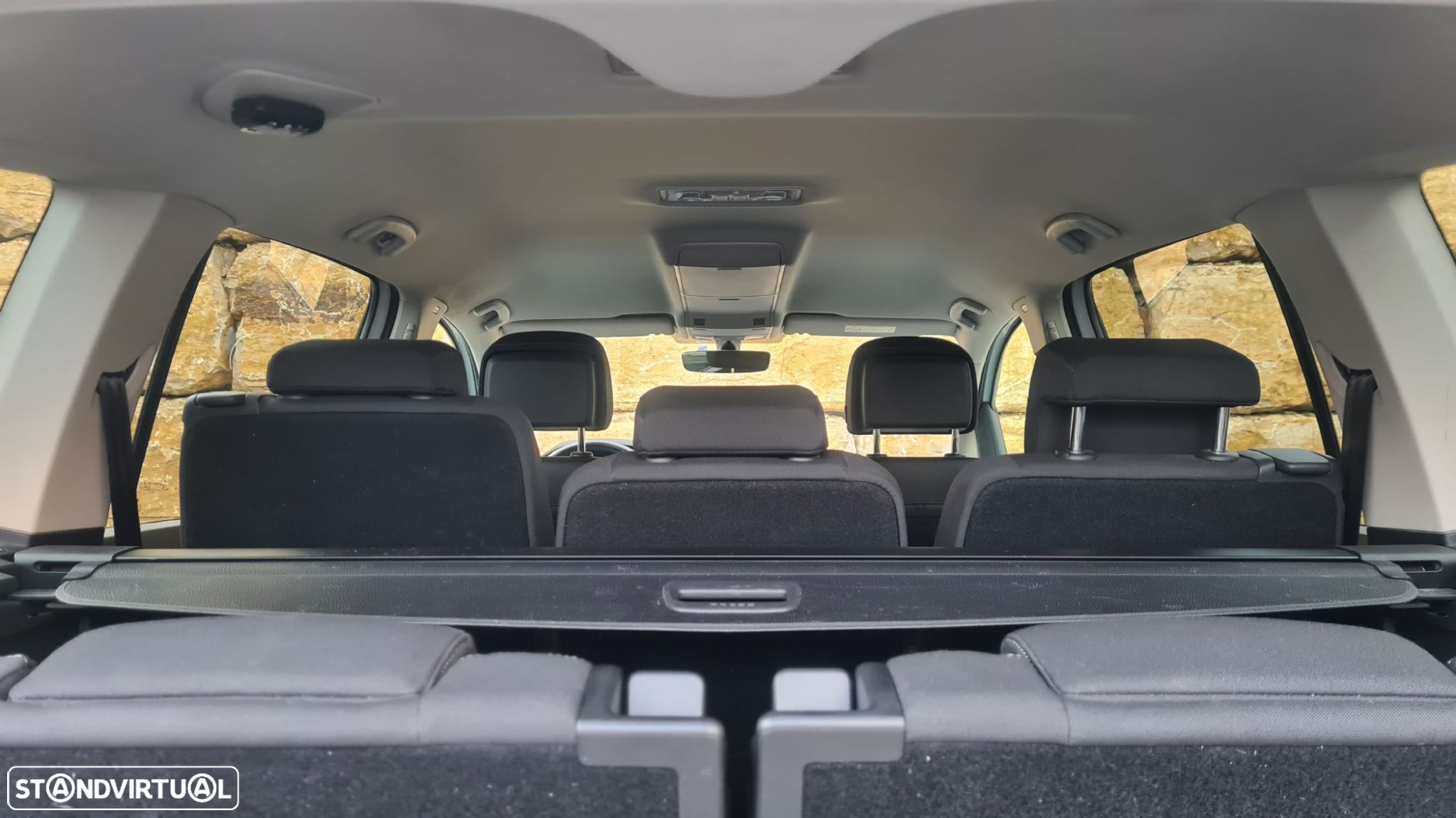 VW Touran 1.6 TDI Confortline DSG - 48