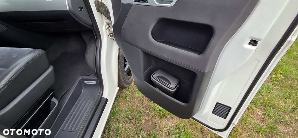 Volkswagen Multivan - 10