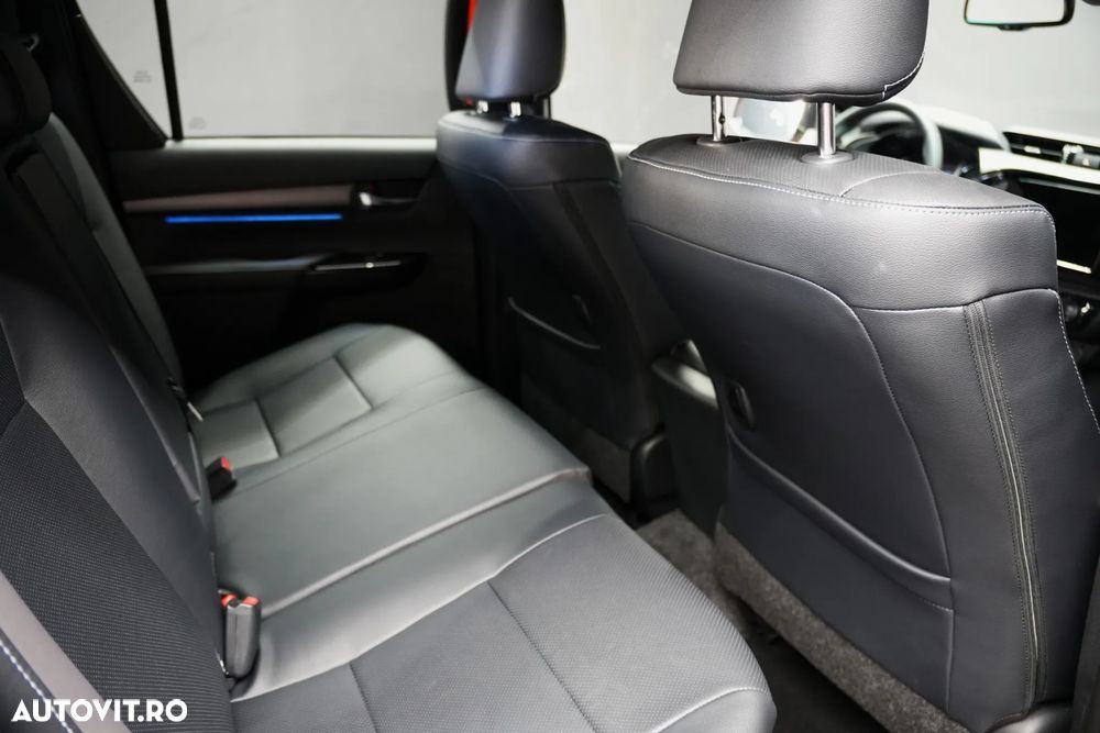 Toyota Hilux 2.8D 204CP 4x4 Double Cab AT Invincible - 9