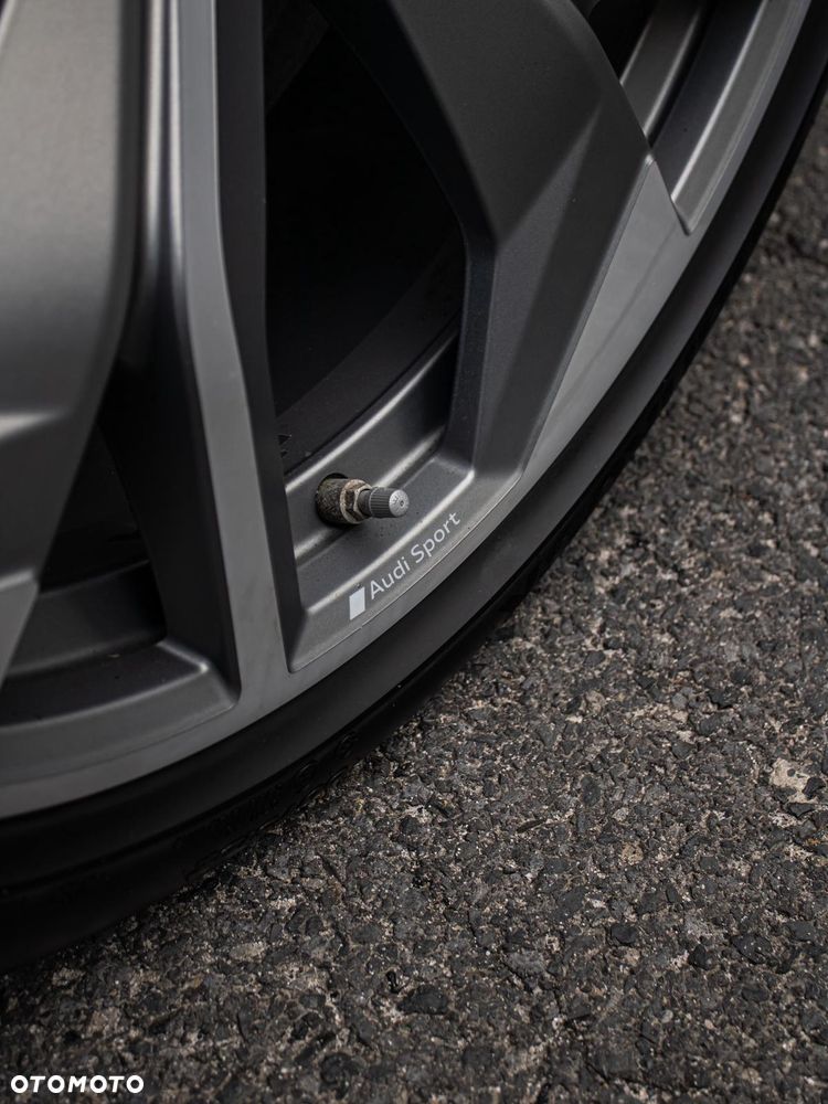 Audi RS Q8 - 19