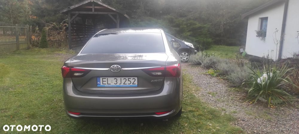 Toyota Avensis 2.0 D-4D Premium - 22
