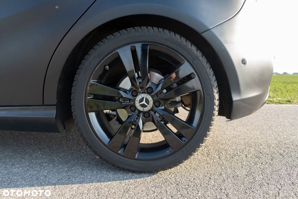 Mercedes-Benz Klasa A 200 7G-DCT AMG Line - 26