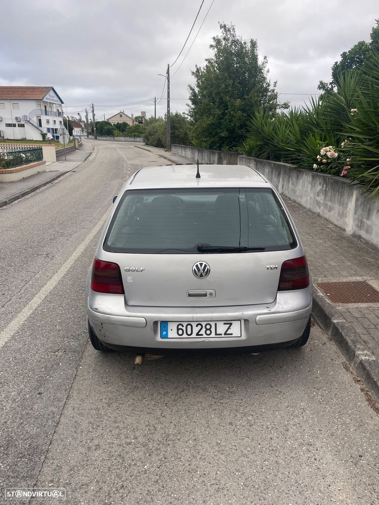 VW Golf 1.9 TDi Highline - 4