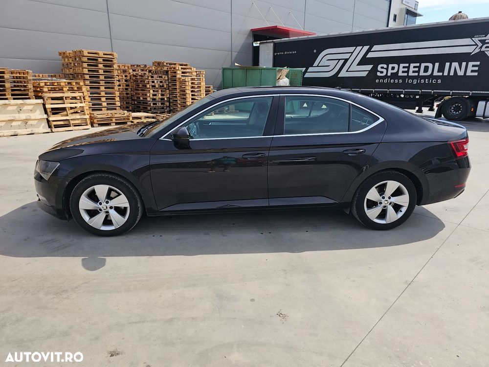 Skoda Superb 2.0 TDI DSG Ambition - 9