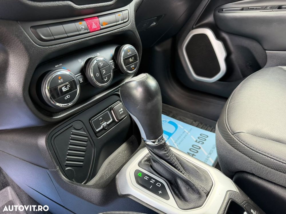 Jeep Renegade - 13