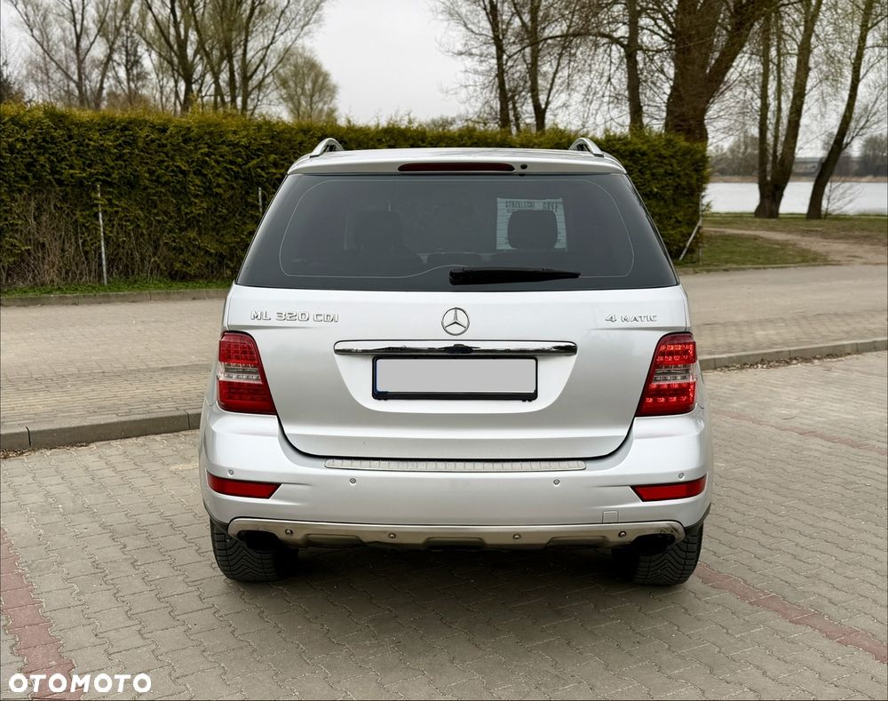 Mercedes-Benz ML - 13