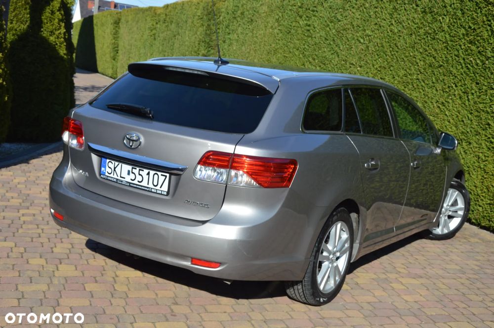 Toyota Avensis 2.0 D-4D Edition - 2