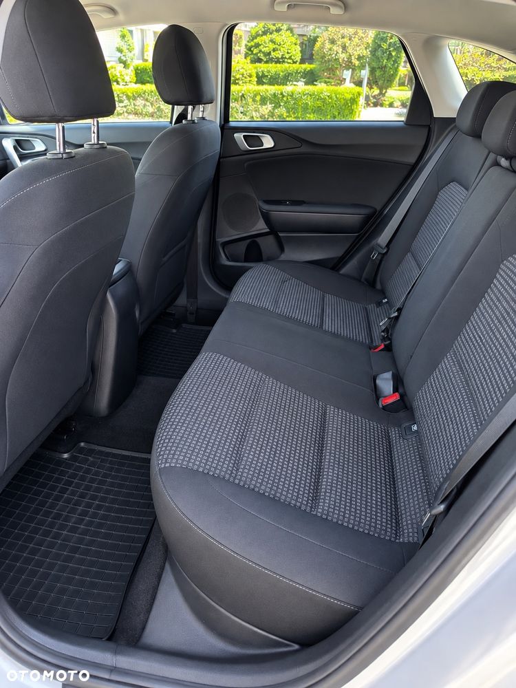 Kia Ceed 1.6 CRDi mHEV M - 5