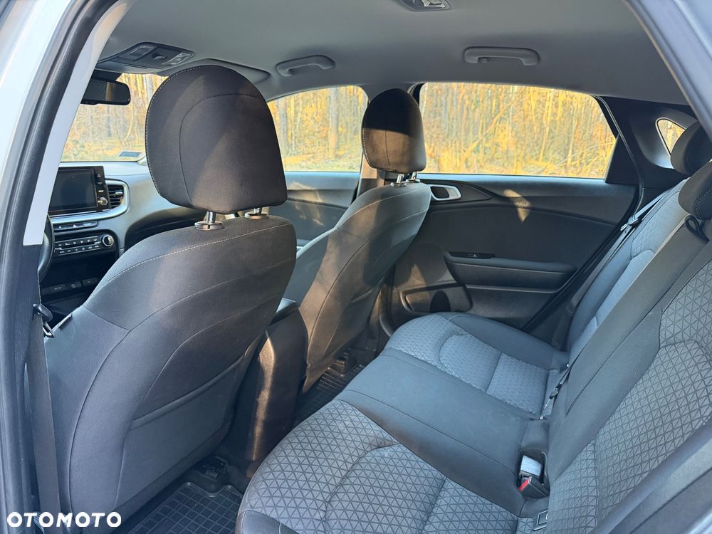 Kia Ceed 1.5 T-GDI M - 10