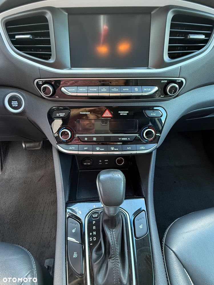 Hyundai IONIQ 1.6 GDI Premium - 10