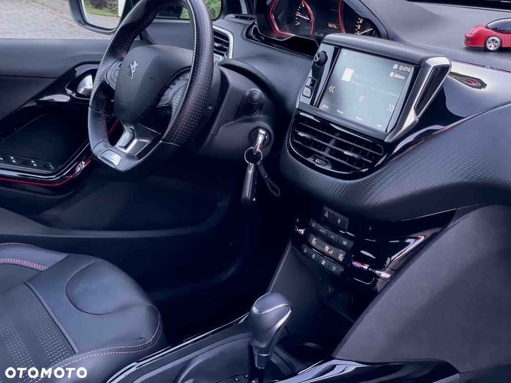 Peugeot 2008 PureTech 110 Stop&Start EAT6 GT-Line Edition - 26