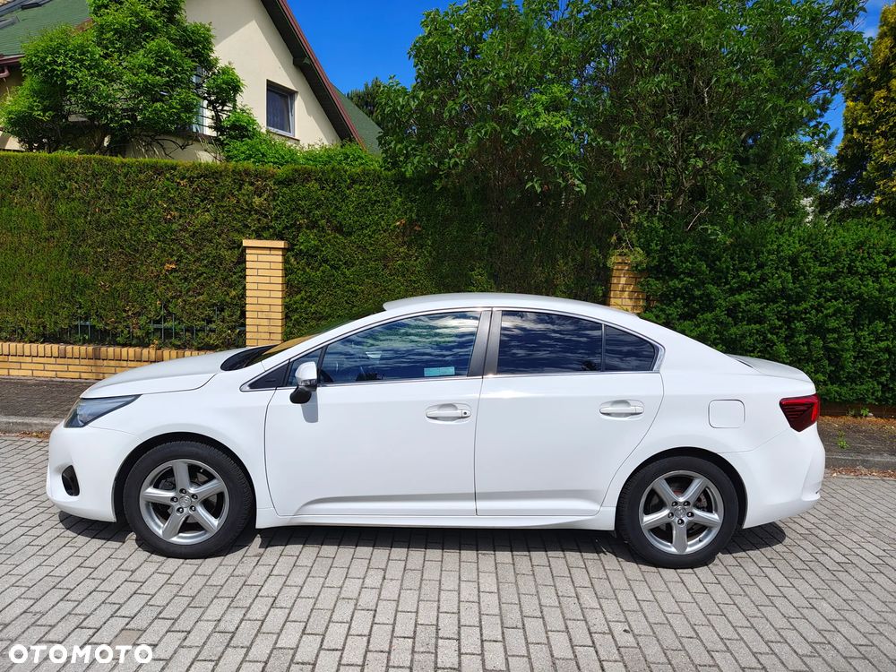 Toyota Avensis 1.8 Premium - 11