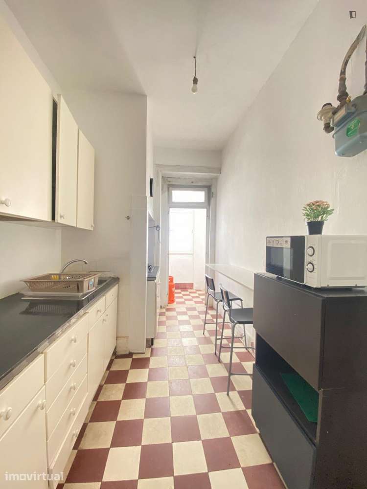 Quarto - localizado em Alameda Lisbon - Grande imagem: 3/11