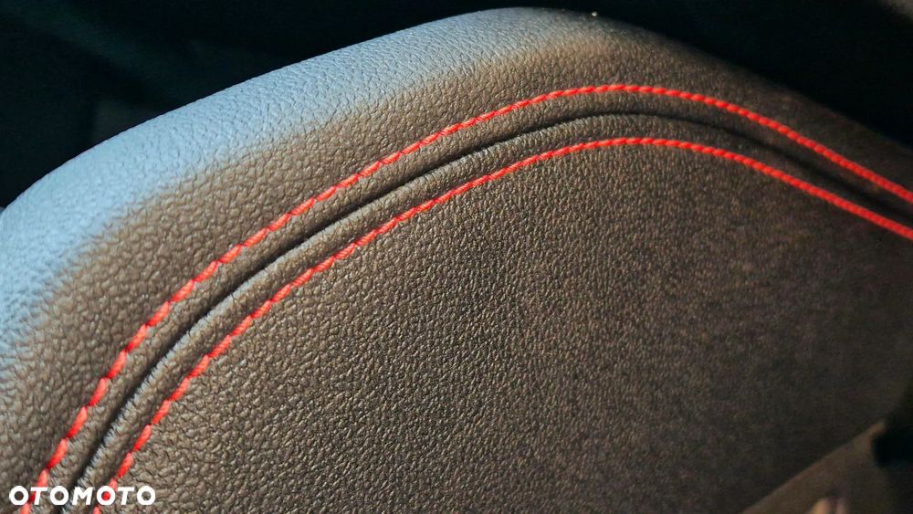 Ford Kuga Plug-in Hybrid ST-LINE - 23