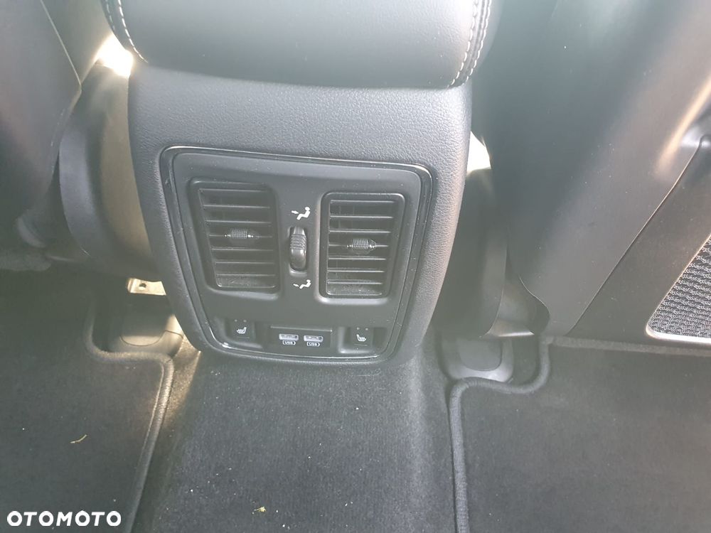 Jeep Grand Cherokee - 14