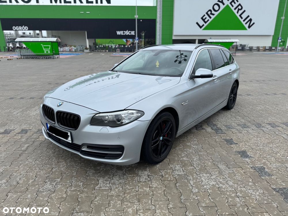BMW Seria 5 525d Sport-Aut Luxury Line - 2
