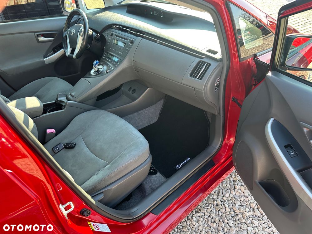 Toyota Prius (Hybrid) Executive - 10