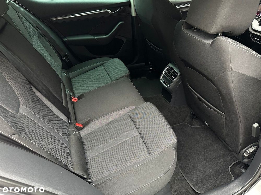 Skoda Octavia 2.0 TSI 4x4 Style DSG - 8