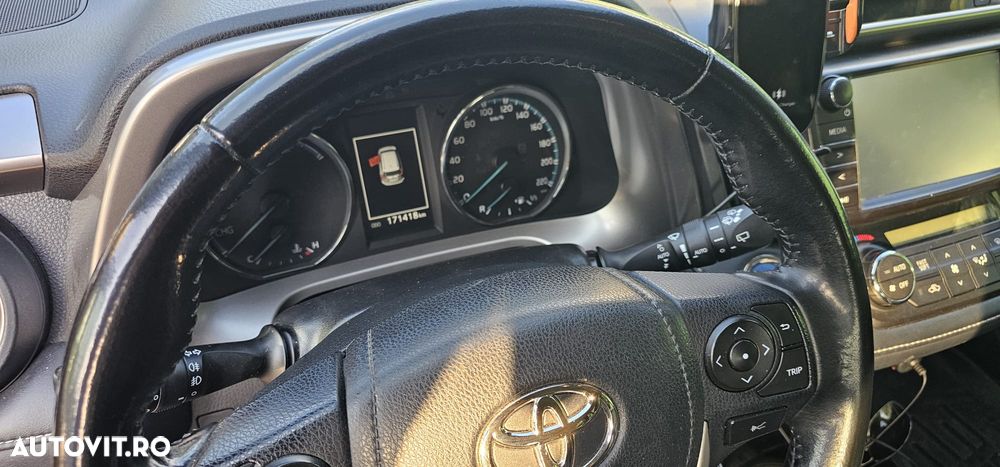 Toyota RAV4 - 6