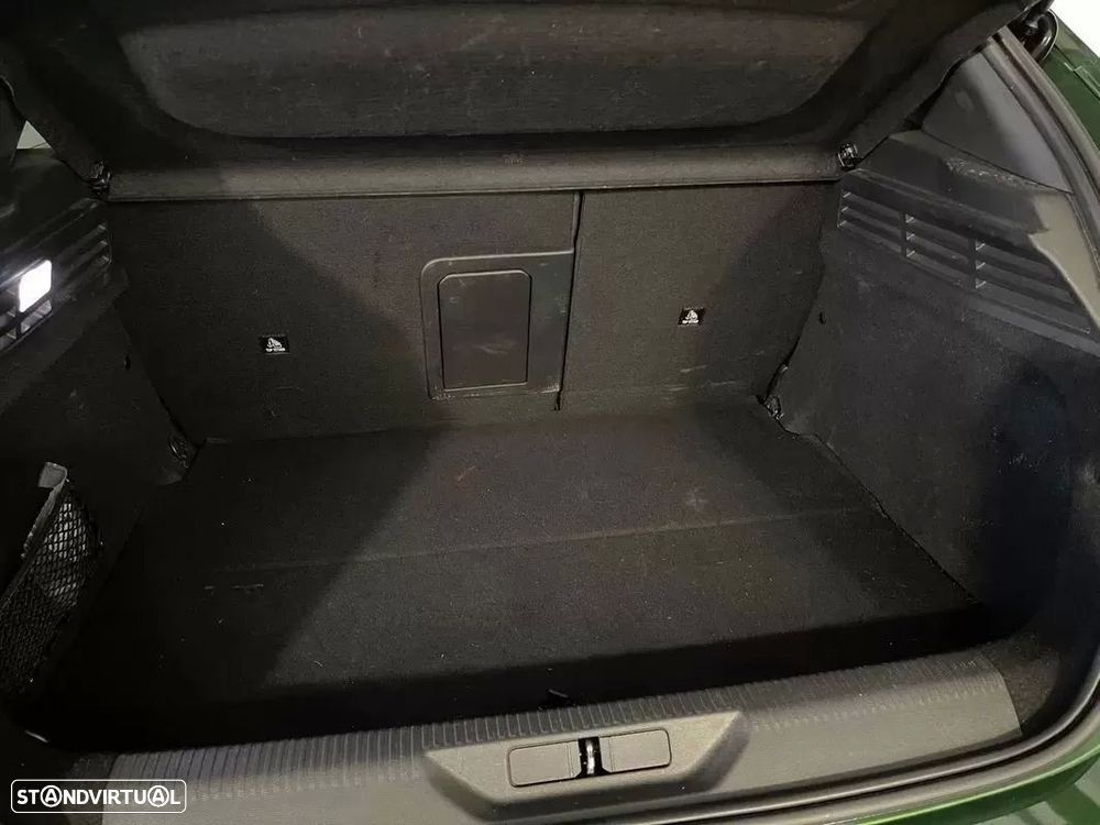 Peugeot 308 1.6 Hybrid Allure e-EAT8 - 34