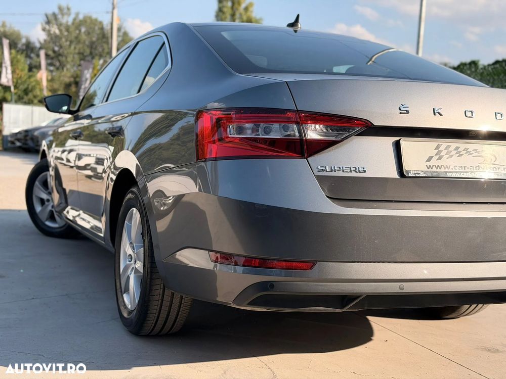 Skoda Superb 2.0 TDI DSG Style - 11