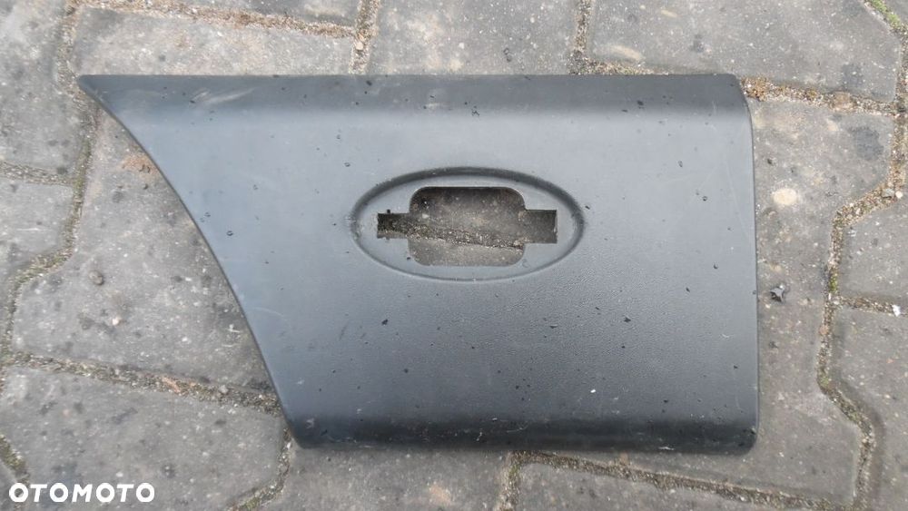 Listwa lewa tył Renault Master III