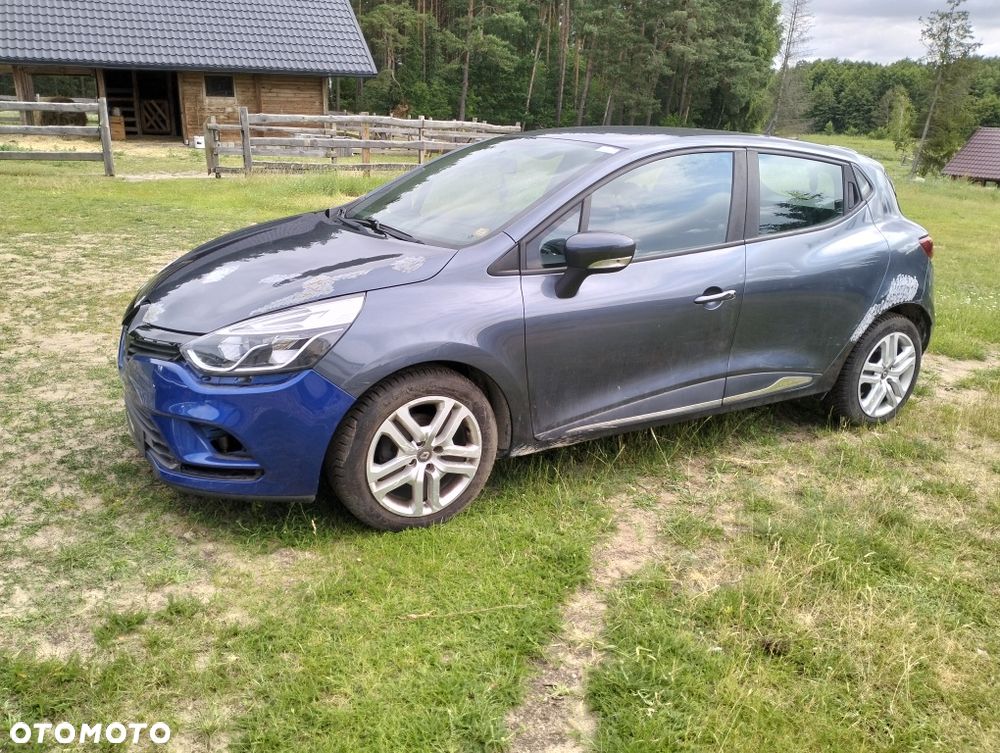 Renault Clio - 1