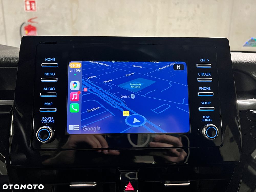 Toyota Camry 2.5 Hybrid Comfort CVT - 30