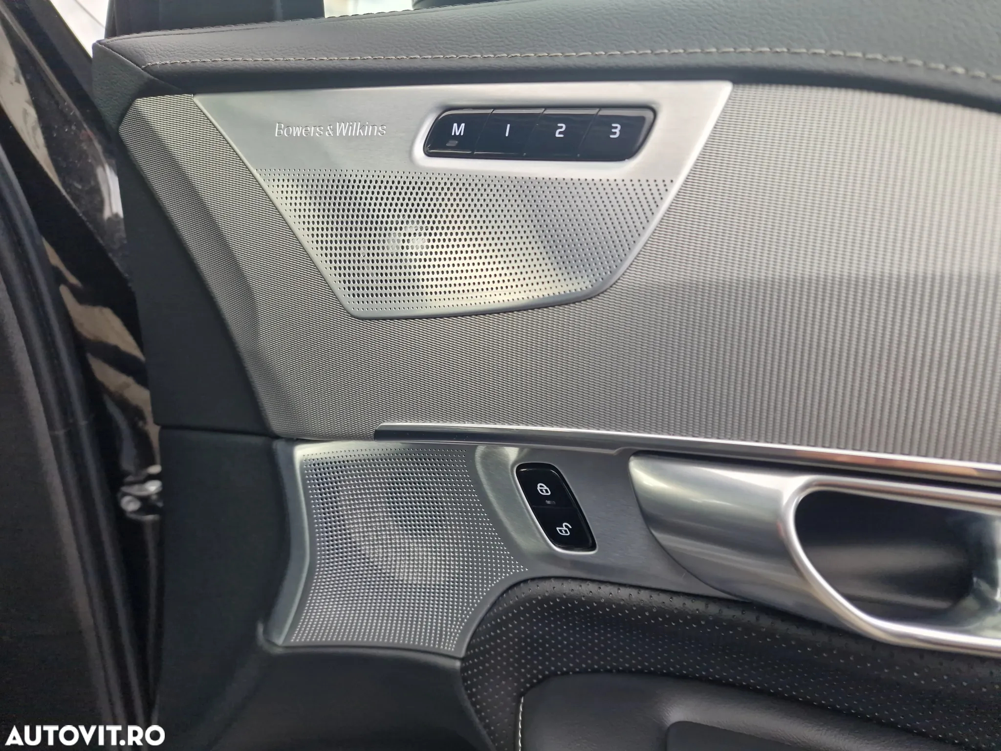 Volvo XC 90 T8 AWD Twin Engine Geartronic RDesign - 14