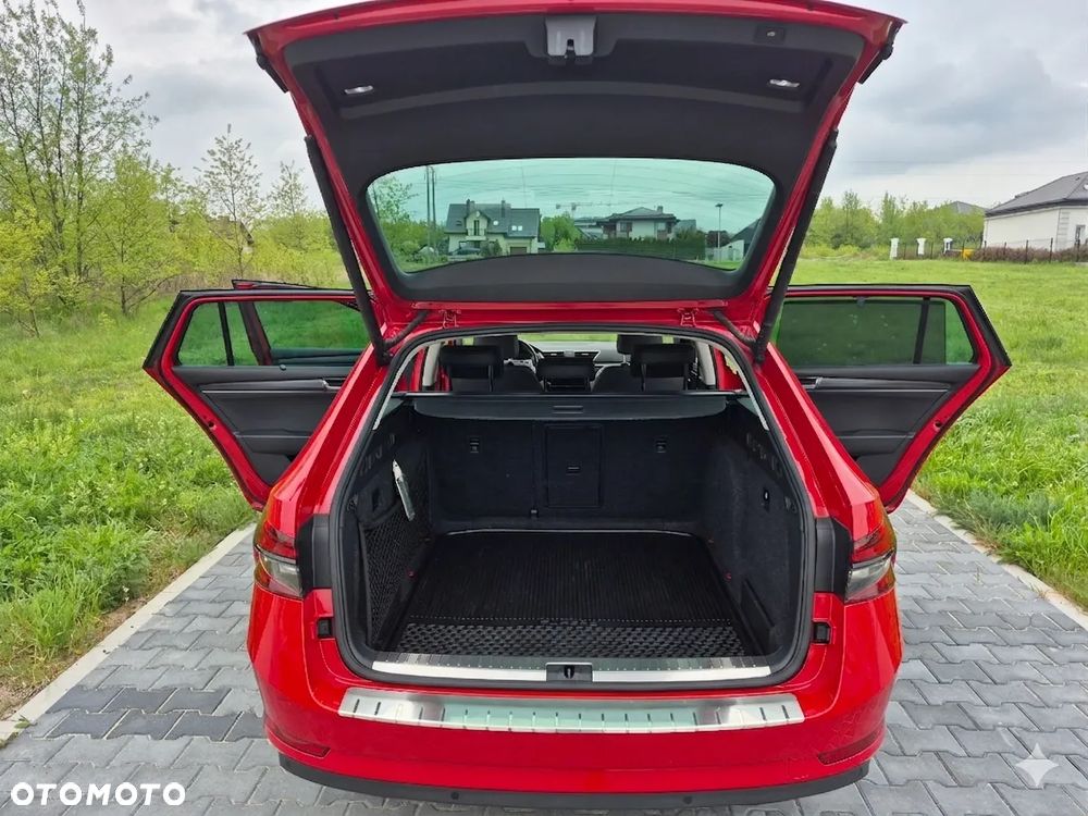 Skoda Superb 2.0 TDI SCR Style DSG - 6