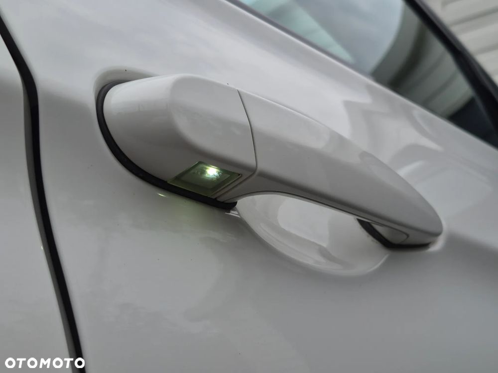 BMW Seria 3 320d xDrive - 31