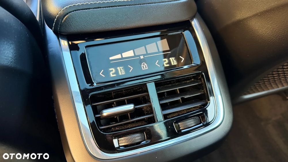 Volvo XC 60 B4 D Ultimate Dark - 25