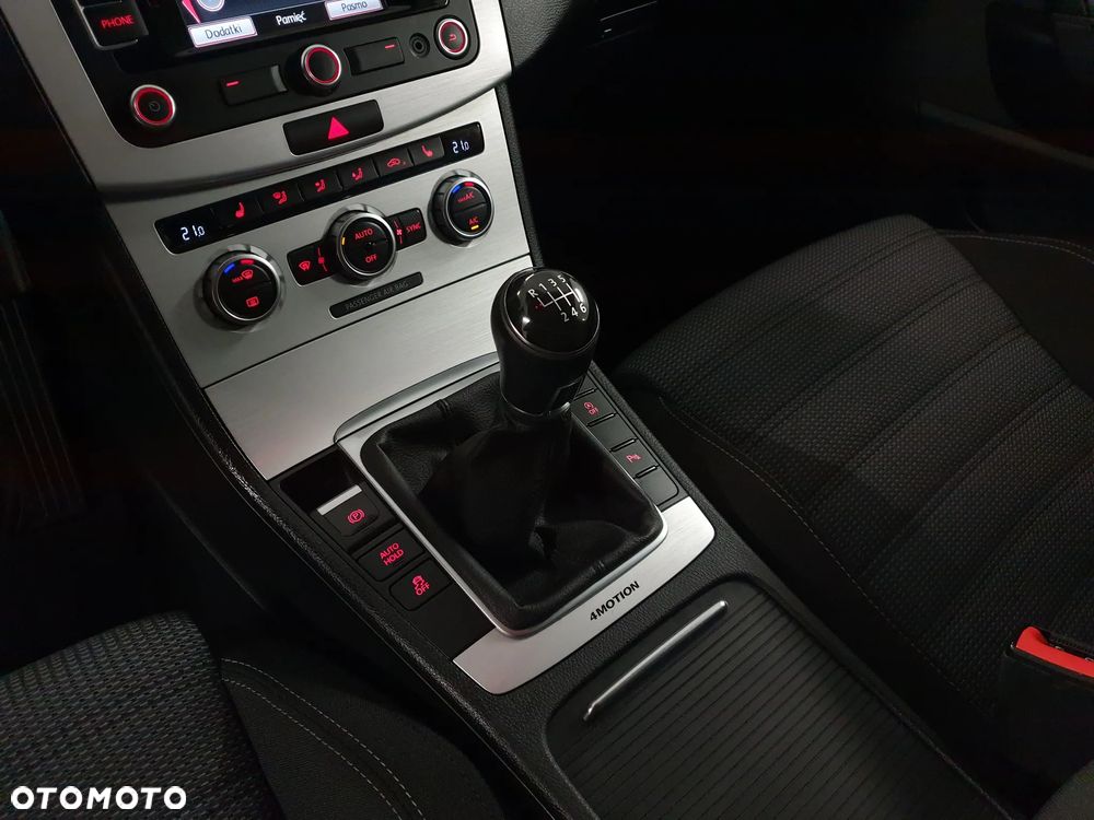 Volkswagen Passat CC - 22