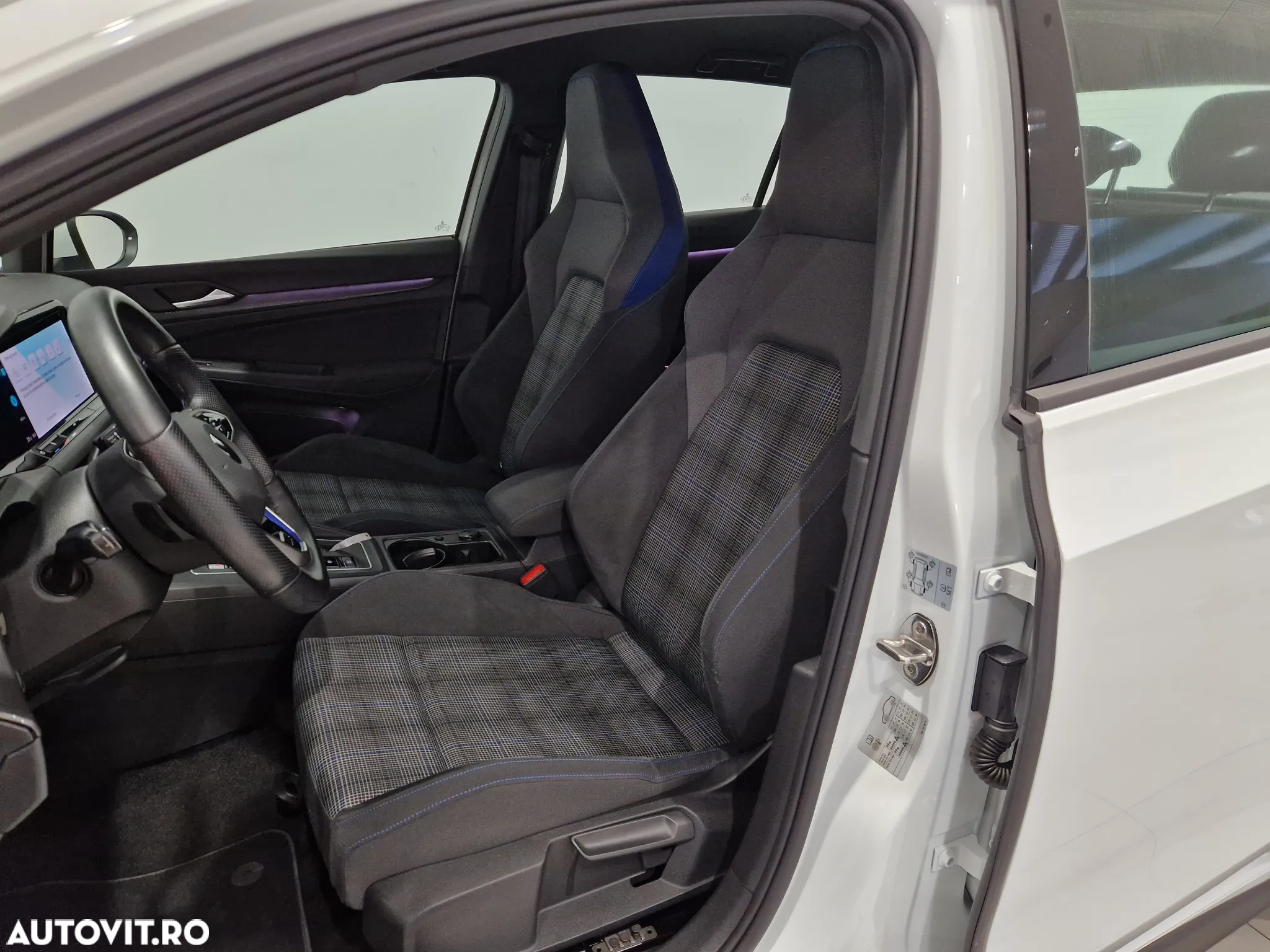 Volkswagen Golf GTE - 11