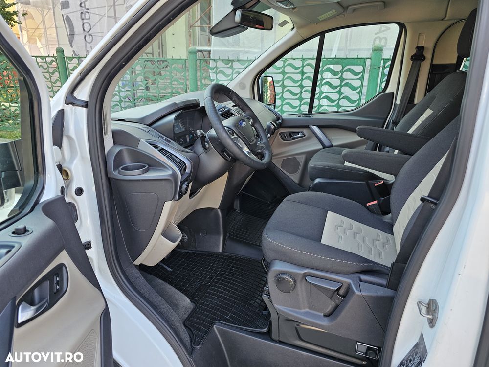 Ford Tourneo Custom - 17