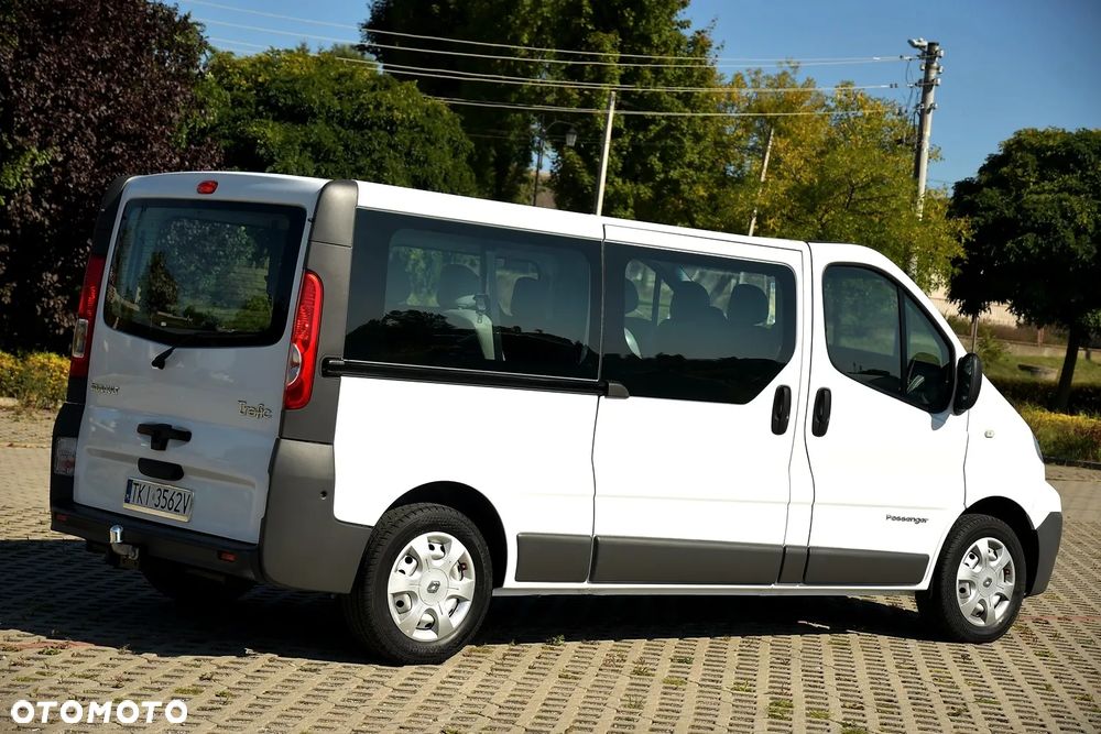 Renault Trafic Passenger L2H1 Expression - 9