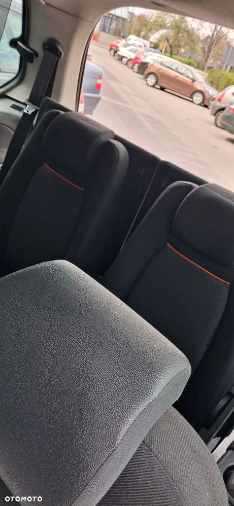 Ford Galaxy 2.0 TDCi Ambiente - 9