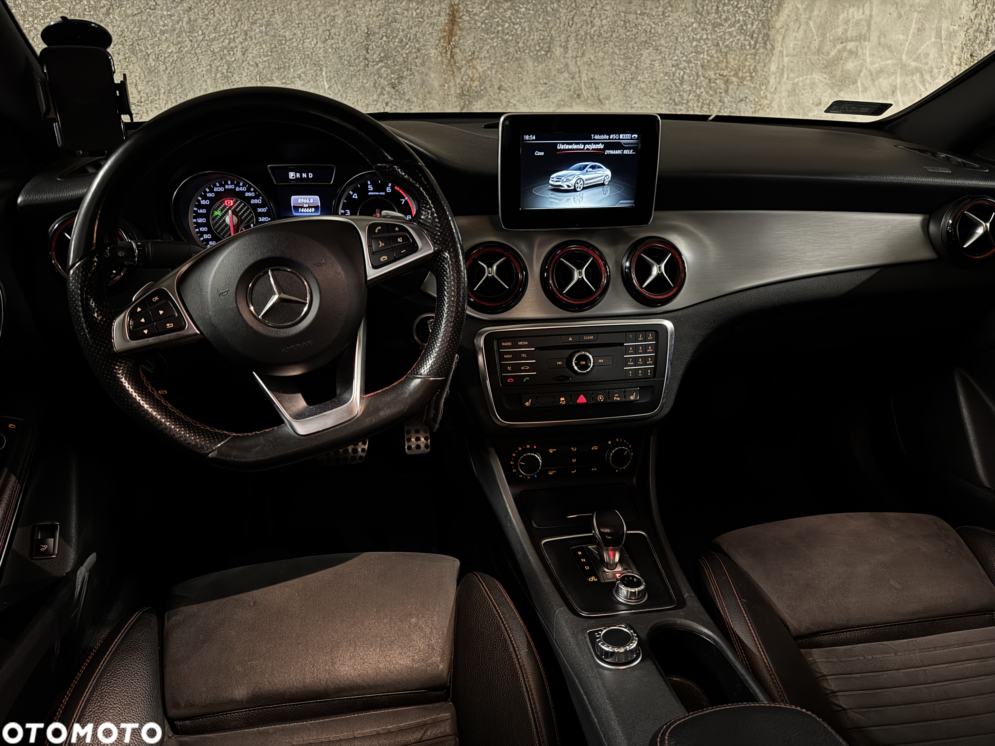 Mercedes-Benz CLA AMG 45 4-Matic - 16