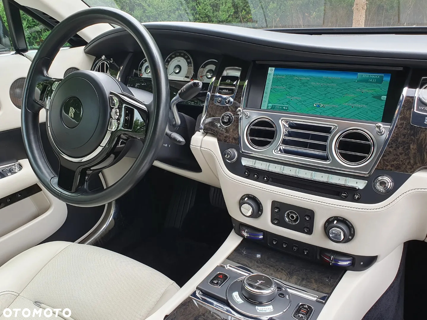 Rolls-Royce Wraith - 21