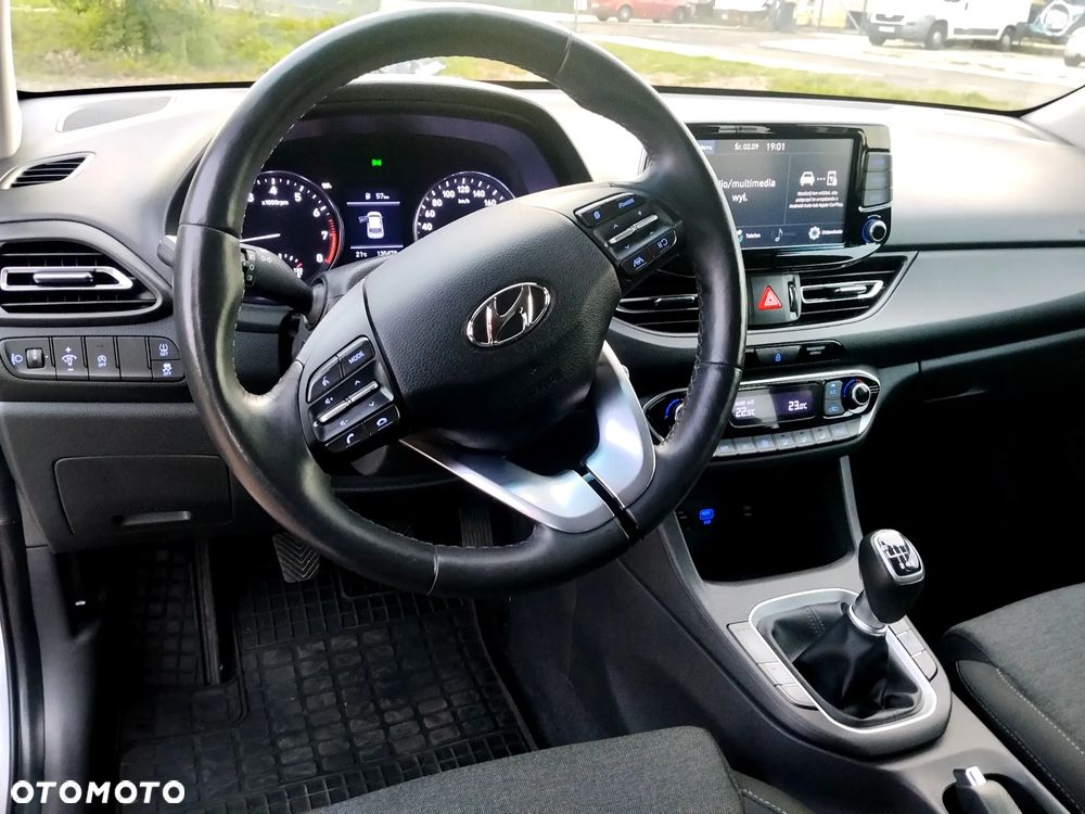 Hyundai i30 1.5 DPI Smart - 11