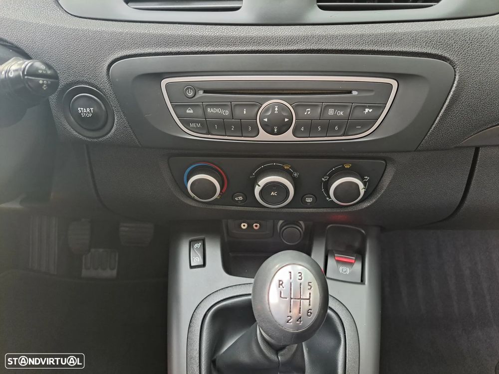 Renault Scénic 1.5 dCi Authentique - 17