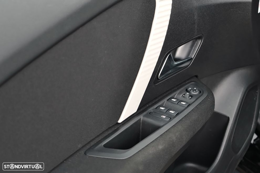 Citroën C4 1.2 Hybrid Plus e-DSC6 - 16