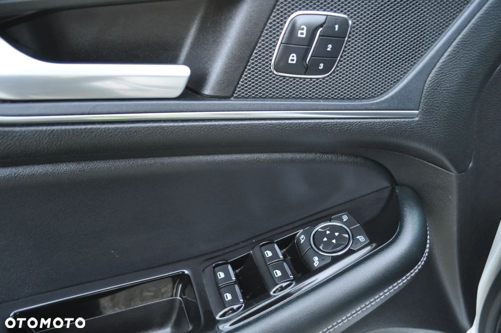 Ford Edge 2.0 TDCi 4x4 ST-LINE - 39