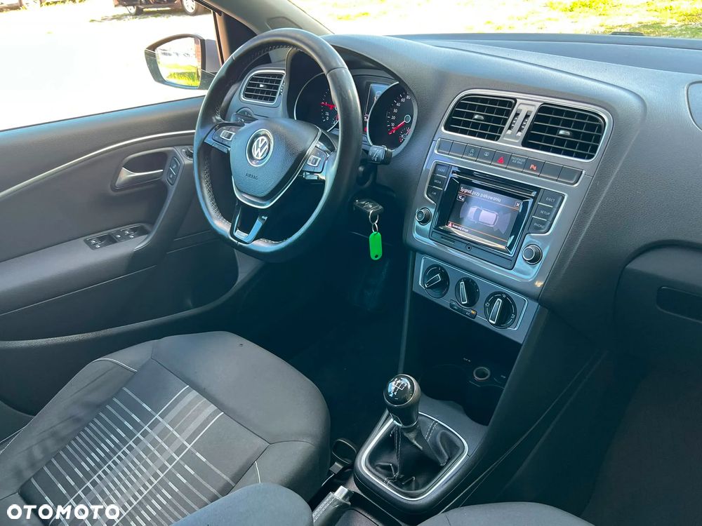 Volkswagen Polo 1.4 TDI Blue Motion Technology Lounge - 16