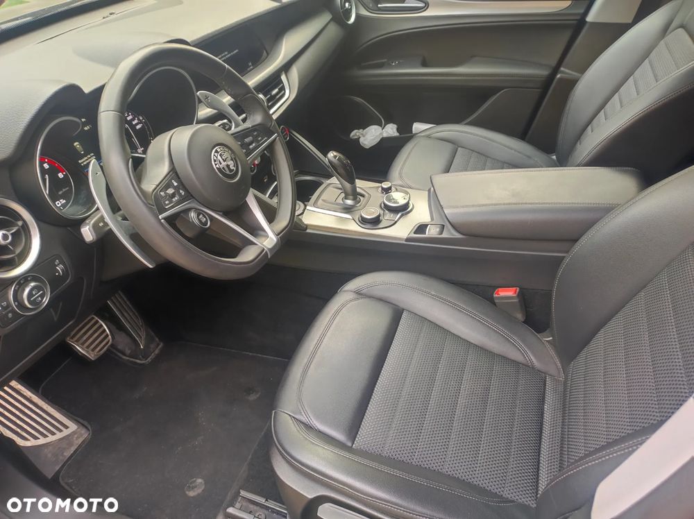 Alfa Romeo Stelvio 2.2 Diesel 16V AT8 Q4 Business - 13