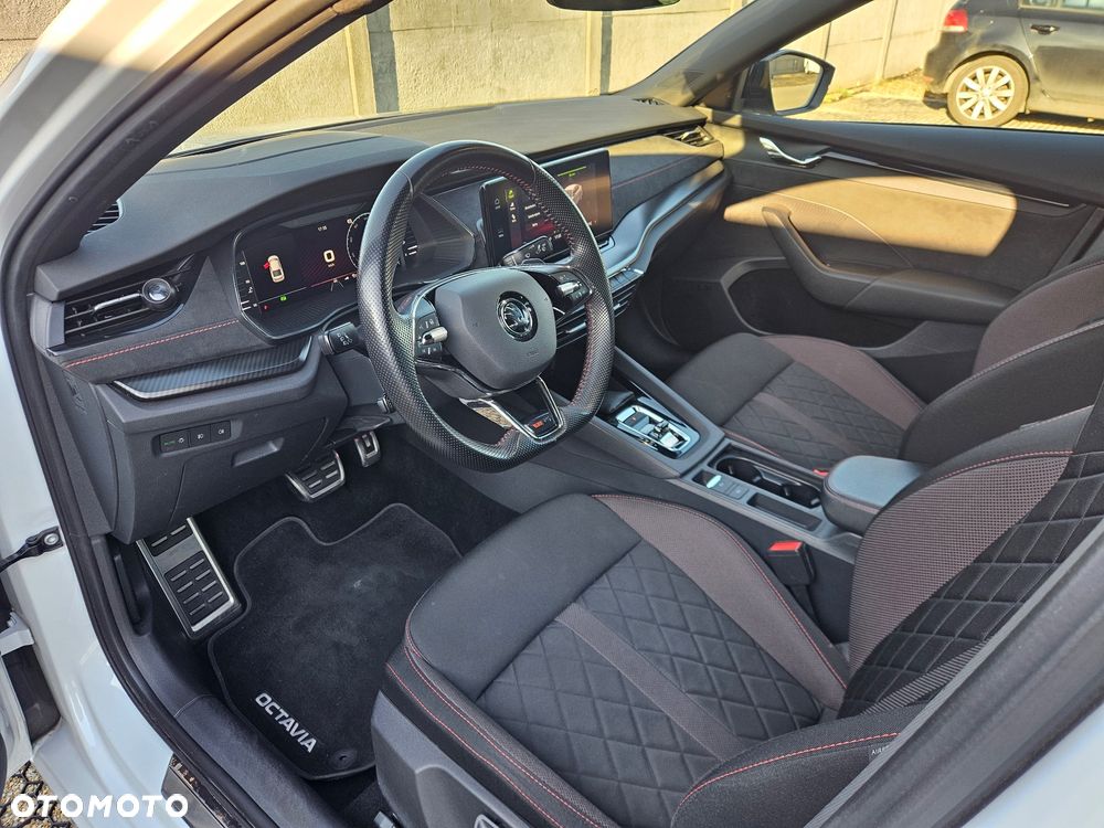 Skoda Octavia 2.0 TSI RS 245 DSG - 9