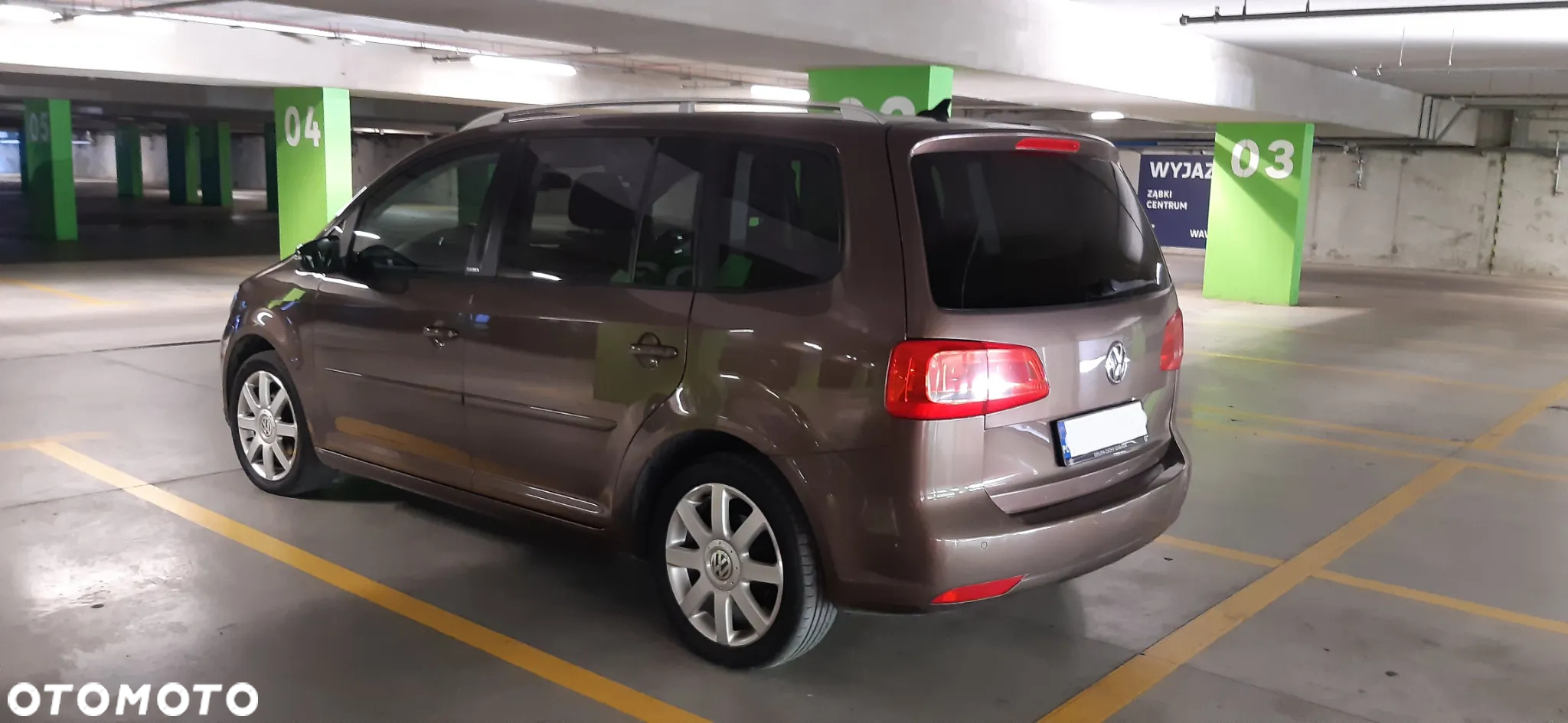 Volkswagen Touran 1.6 TDI DPF Comfortline - 4